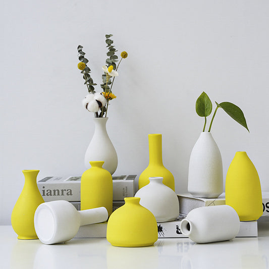 Yellow and White Ceramic Vase Set: Embrace a New Realm of Home Aesthetics 🌼