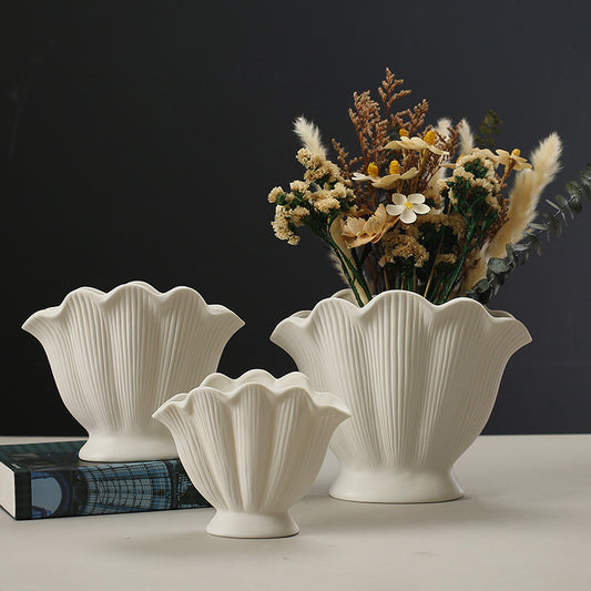 White Shell - Shaped Ceramic Vases: Decorate Your Home with Romance 🤍